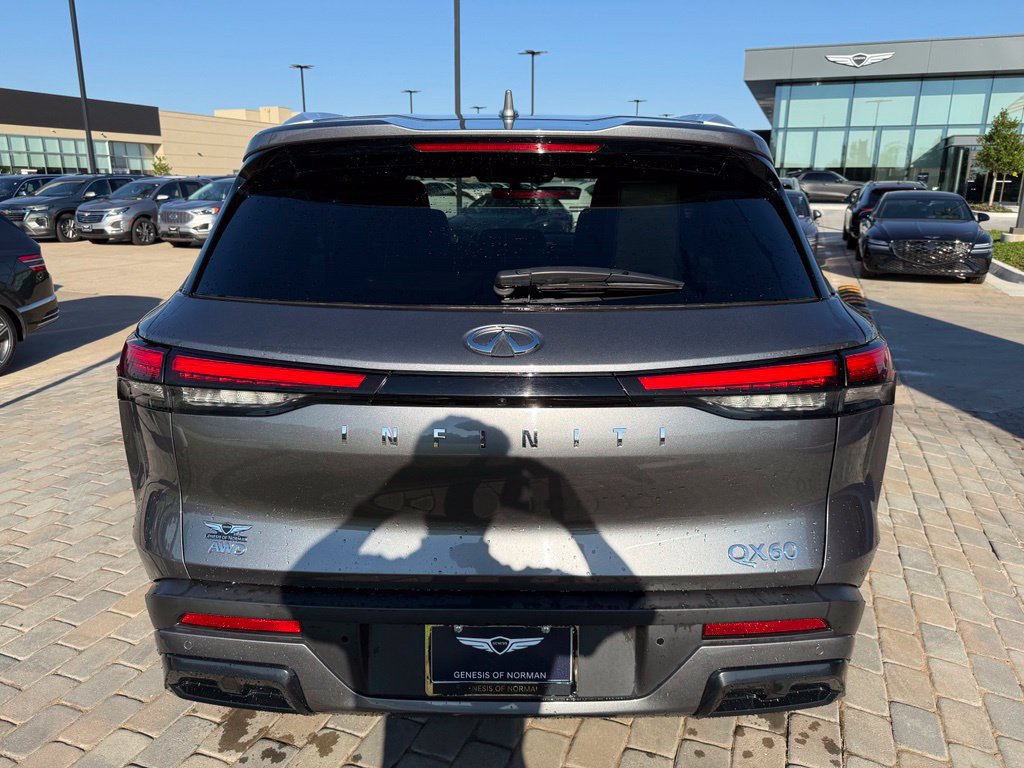 Used 2024 INFINITI QX60 Luxe AWD/4WD image 4
