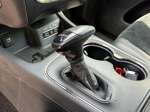 Used 2018 Dodge Durango GT AWD/4WD image 12