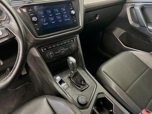 Used 2019 Volkswagen Tiguan SE image 25