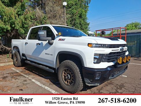 Used 2024 Chevrolet Silverado 2500 Custom w/ Custom Convenience Package AWD/4WD image 1