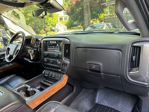 Used 2019 Chevrolet Silverado 2500 High Country w/ Duramax Plus Package AWD/4WD image 30