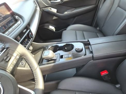 Used 2023 Nissan Rogue SV w/ SV Premium B Package image 25