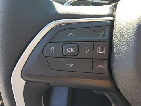 New 2025 Jeep Grand Cherokee L Altitude image 31