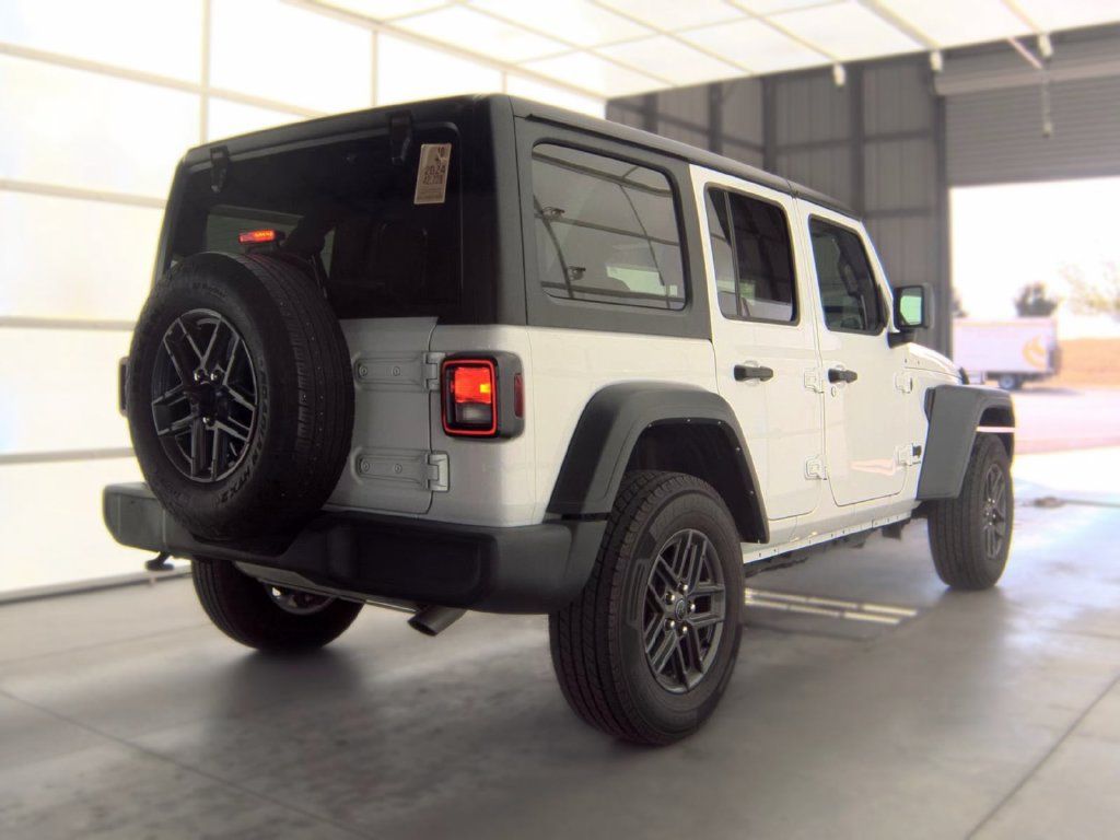 Used 2024 Jeep Wrangler Unlimited Sport AWD/4WD image 5