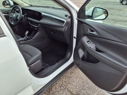 Used 2025 Buick Encore GX Preferred image 79