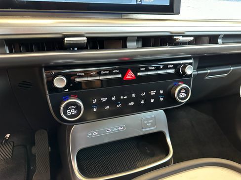New 2026 Hyundai Ioniq 9 Limited AWD/4WD image 22