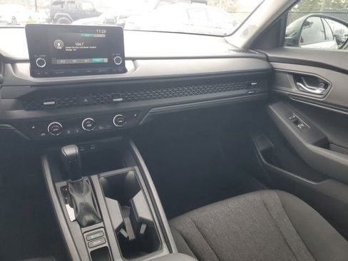 Certified 2025 Honda Accord SE image 30