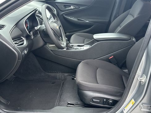 Used 2024 Chevrolet Malibu LT image 9