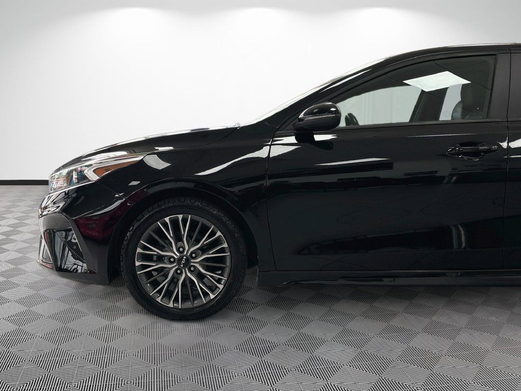 Used 2023 Kia Forte GT-Line FWD image 5