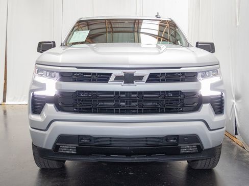 Used 2022 Chevrolet Silverado 1500 RST AWD/4WD image 2