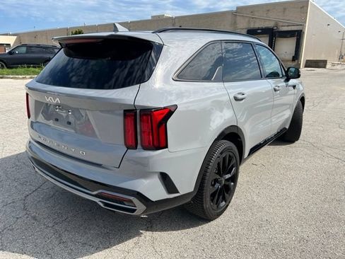 Used 2022 Kia Sorento SX FWD image 2