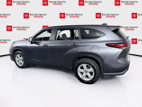 Used 2023 Toyota Highlander L FWD image 7