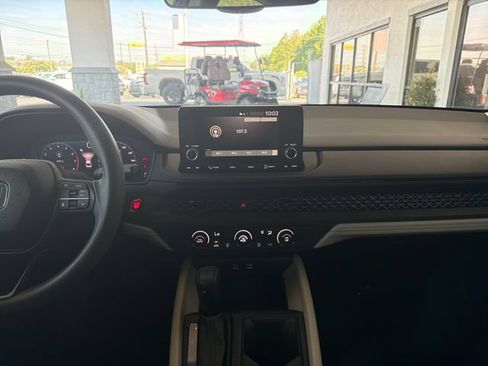 Used 2023 Honda Accord LX image 17