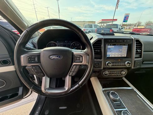 Used 2018 Ford Expedition Platinum image 20