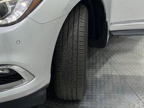 Used 2019 INFINITI QX60 Luxe w/ Essential Package image 38