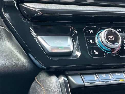 Used 2025 GMC Sierra 2500 AT4 w/ AT4 Premium Plus Package image 24