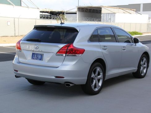 Used 2011 Toyota Venza w/ Premium Pkg #2 FWD image 5