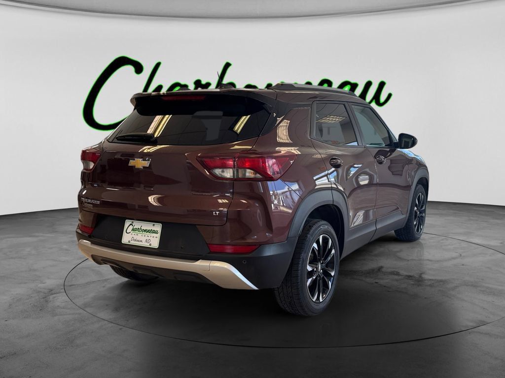 Used 2022 Chevrolet TrailBlazer LT w/ Convenience Package FWD image 5