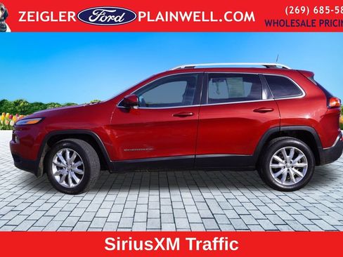Used 2016 Jeep Cherokee Limited image 2