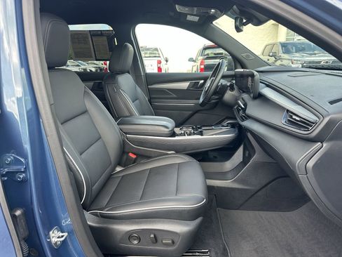 Used 2025 Buick Enclave Preferred FWD image 22