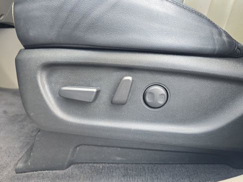 Used 2020 Kia Sedona EX image 16