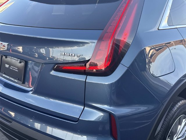 Used 2024 Cadillac XT4 Premium Luxury AWD/4WD image 6