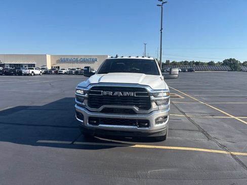 Used 2025 RAM 2500 Big Horn AWD/4WD image 7