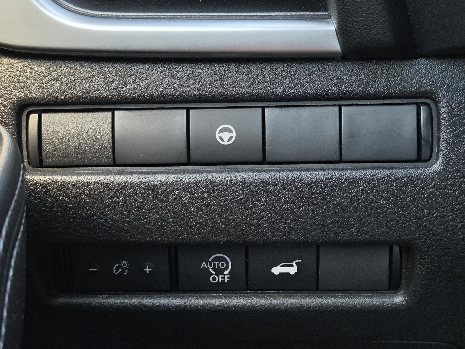 Used 2024 Nissan Rogue SV FWD image 18