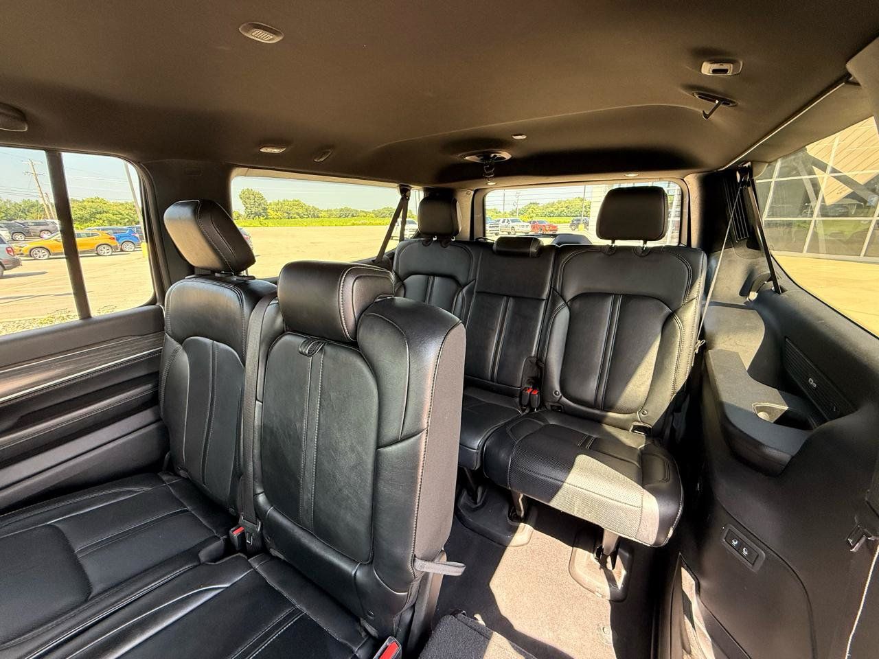 Used 2024 Jeep Wagoneer L Series II w/ Flexible Seating Group AWD/4WD image 16