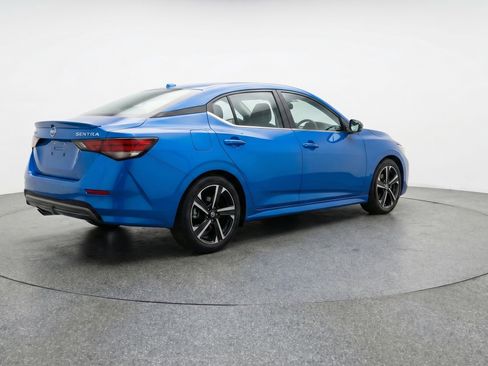 Used 2025 Nissan Sentra SV image 9