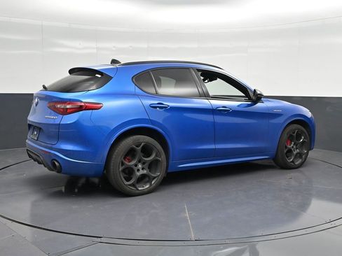 Used 2023 Alfa Romeo Stelvio AWD image 3