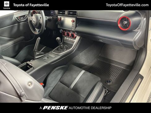 Used 2024 Toyota GR86 Premium image 14