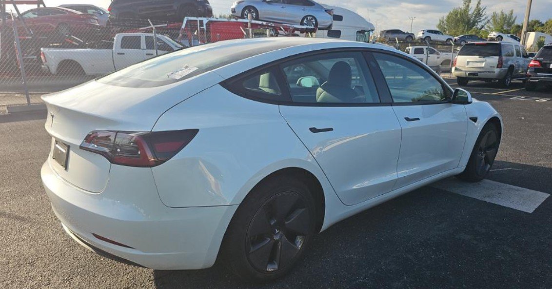 Used 2023 Tesla Model 3 Standard Range RWD image 2