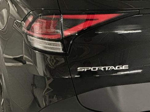 Certified 2025 Kia Sportage LX image 25