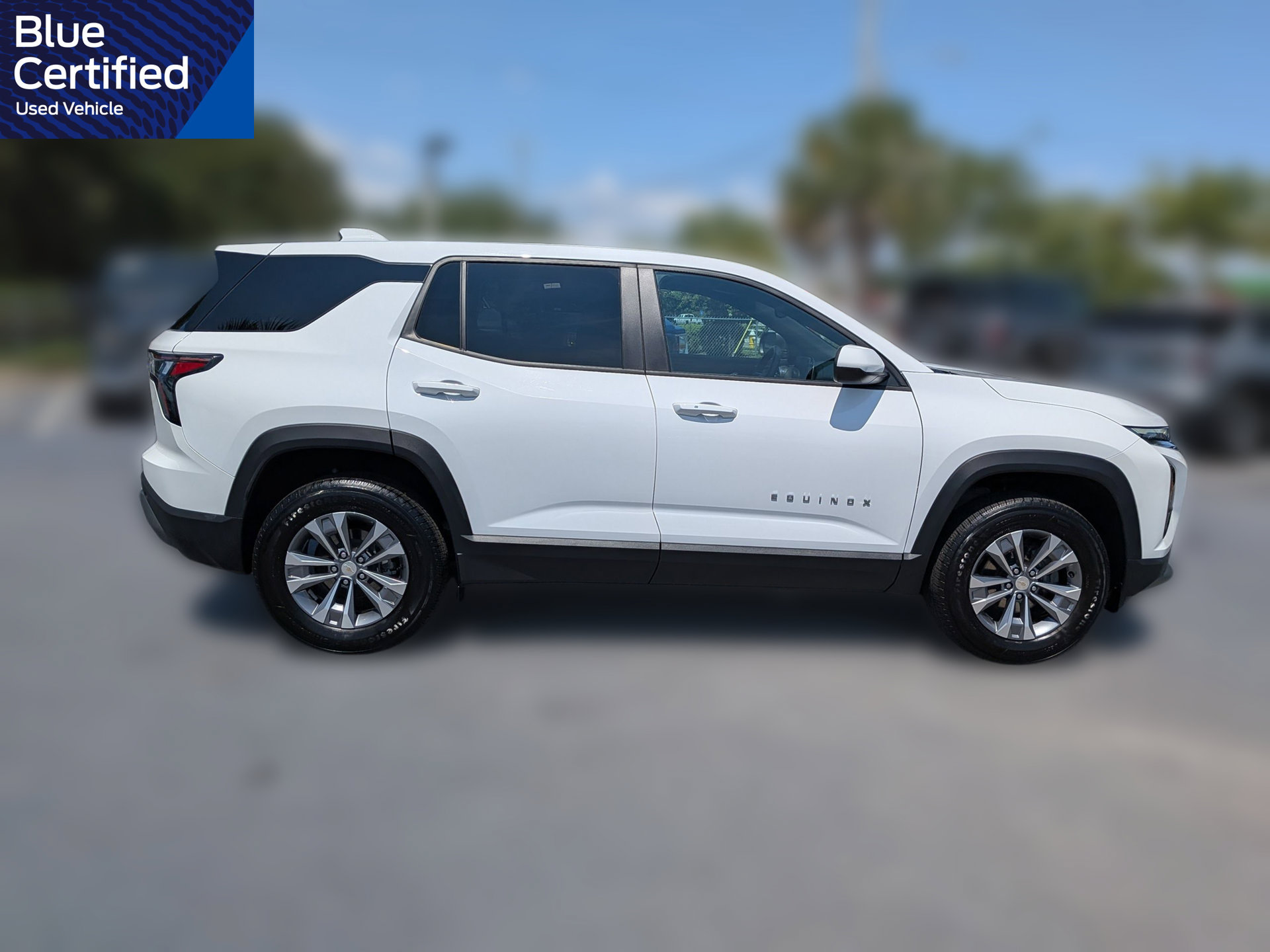 Used 2025 Chevrolet Equinox LT FWD image 3