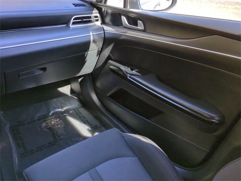 Used 2023 Kia K5 LXS image 16