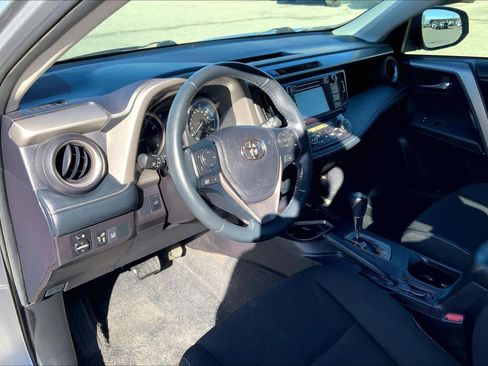 Used 2018 Toyota RAV4 XLE image 17
