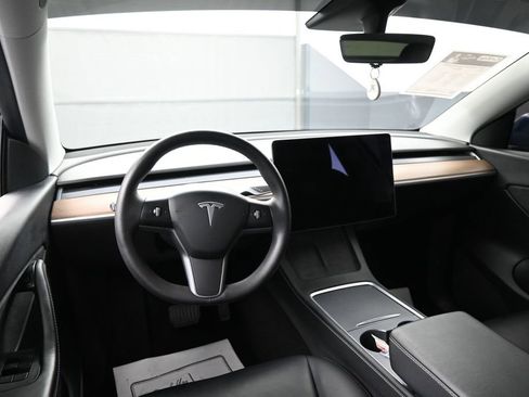 Used 2021 Tesla Model Y 2WD image 25