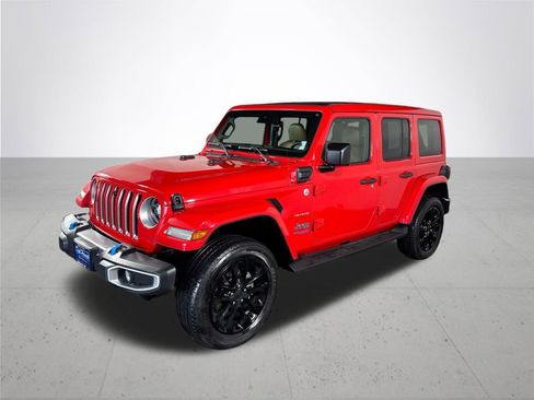 Used 2022 Jeep Wrangler Unlimited Sahara w/ Cold Weather Group image 2