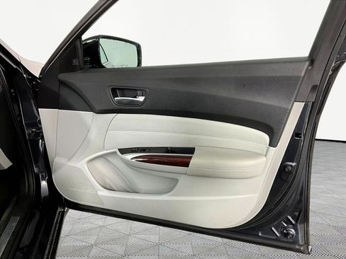 Used 2015 Acura TLX w/ Technology Package FWD image 28