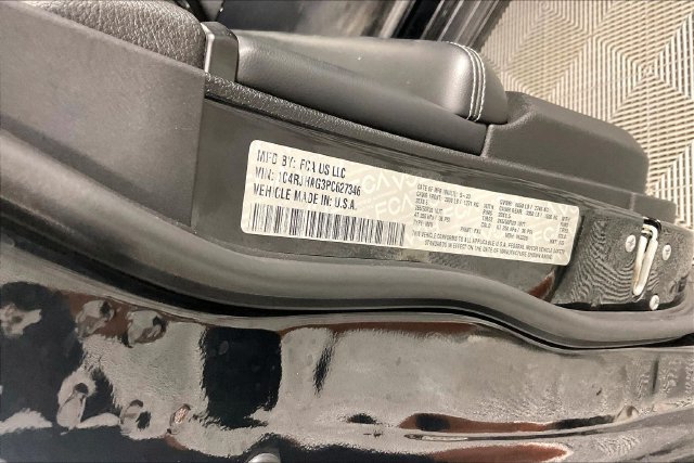 Used 2023 Jeep Grand Cherokee Altitude AWD/4WD image 17