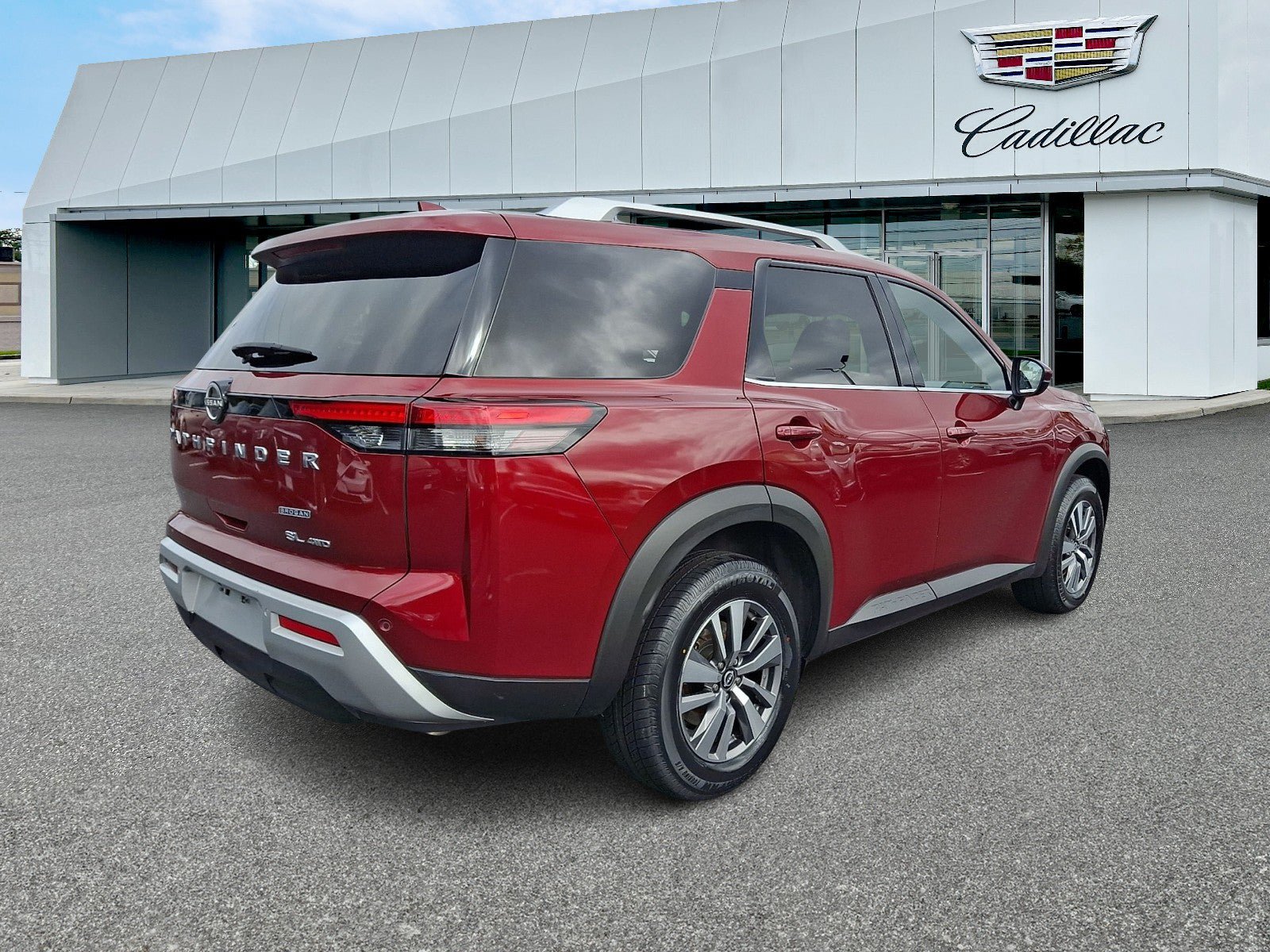 Used 2023 Nissan Pathfinder SL w/ Cargo Package AWD/4WD image 6
