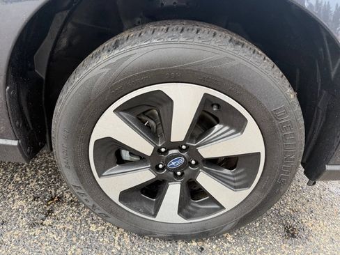 Used 2018 Subaru Forester 2.5i Premium w/ All-Weather Package AWD/4WD image 33
