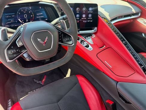 Used 2022 Chevrolet Corvette Stingray Premium Conv w/ Z51 Performance Package RWD image 17