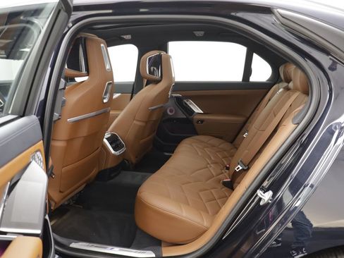 Used 2026 BMW 750e xDrive w/ Executive Package AWD/4WD image 16
