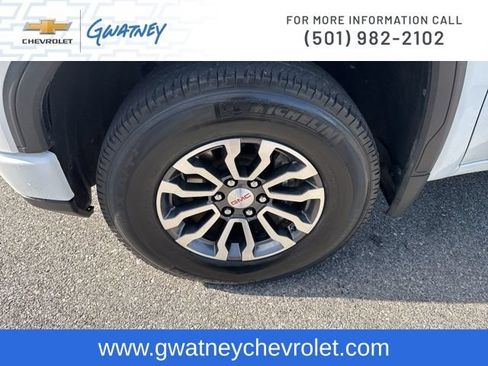 Used 2023 GMC Sierra 1500 AT4 w/ AT4 Premium Package AWD/4WD image 9