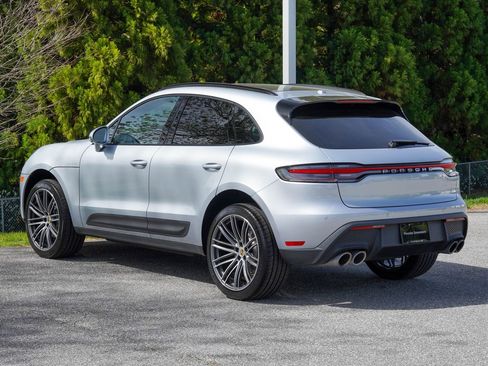 Certified 2026 Porsche Macan image 3