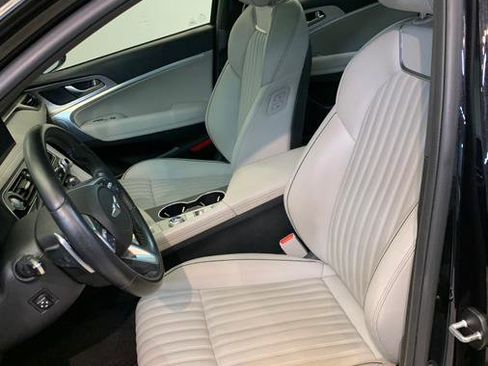 Used 2022 Genesis G70 3.3T w/ Sport Advanced Package image 17