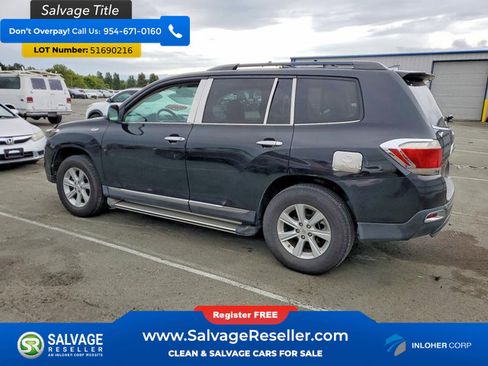 Used 2013 Toyota Highlander Plus FWD image 3