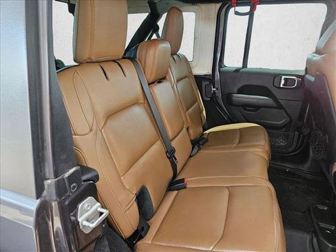 Used 2021 Jeep Wrangler Unlimited Rubicon AWD/4WD image 16